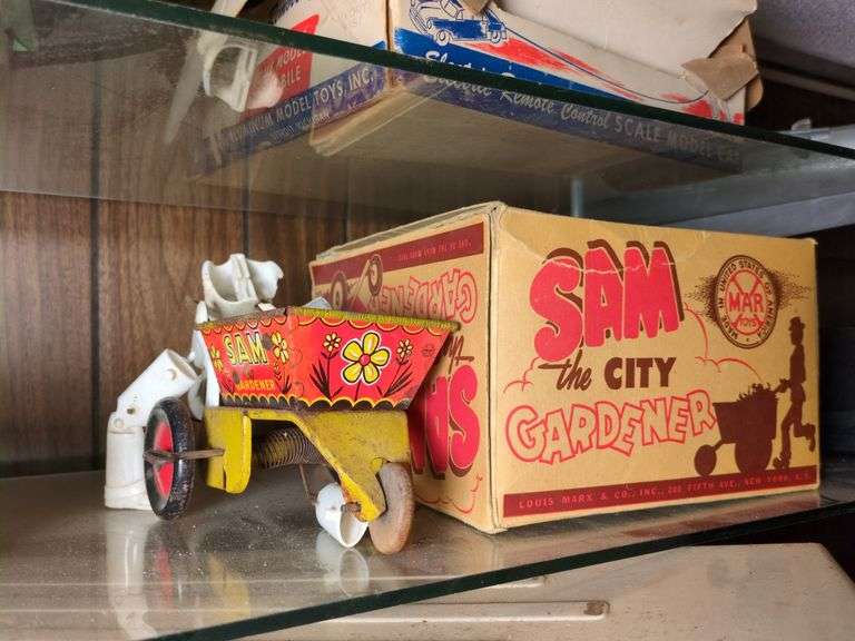 Sam the City Gardener with box image