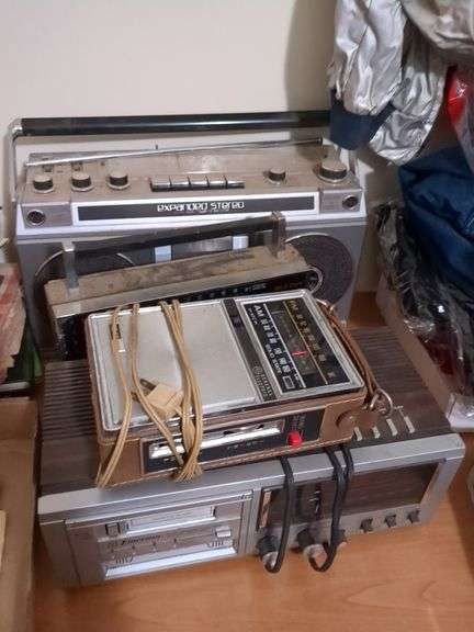 4 vintage radios Emerson, General Electric, Realtone, and Magnavox image