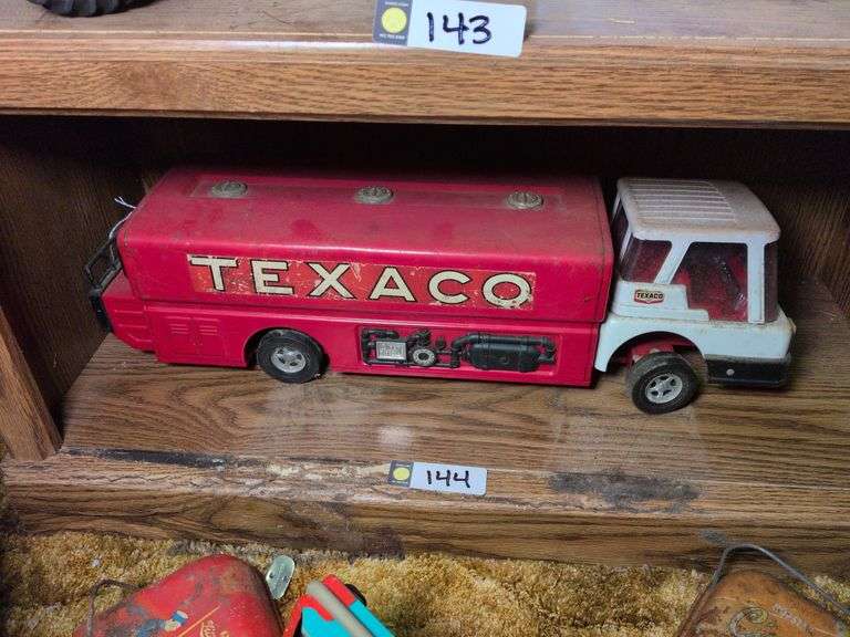 Texaco jet fuel airport tank trunk image