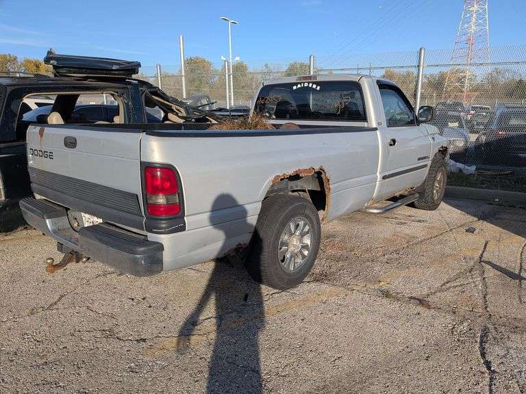 2000 DODGE RAM image