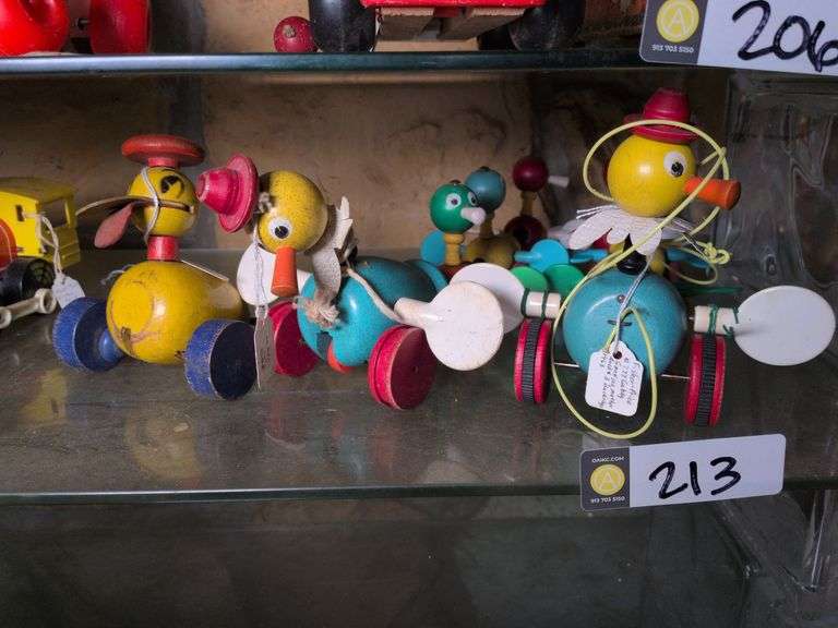 2 Fisher Price Gabby Goofy #777 and Fisher Price Quacky family #799 ( missing family) image