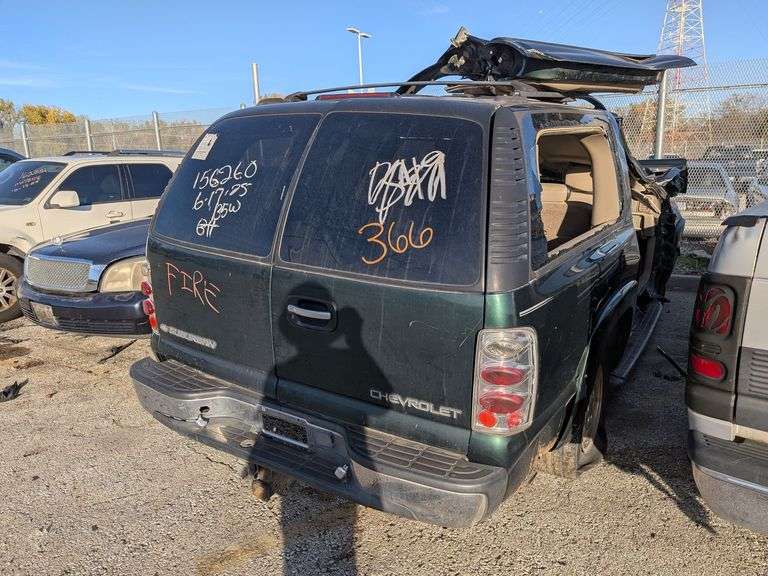 2001 CHEVROLET SUBURBAN image