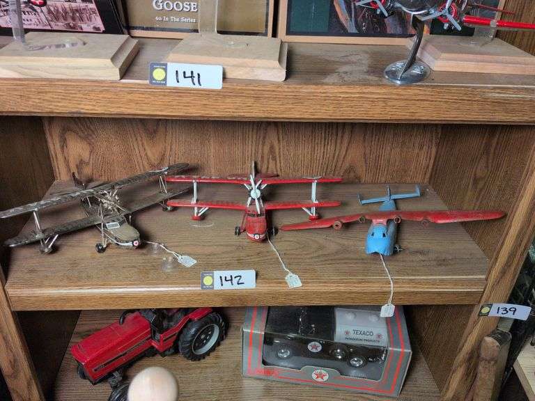 2 Ertl Texaco planes and 1 Wyandotte China Clipper image