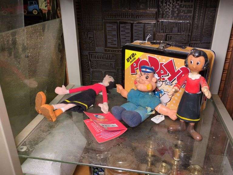 Popeye and Olive Oil figurines with Popeye lunchbox image