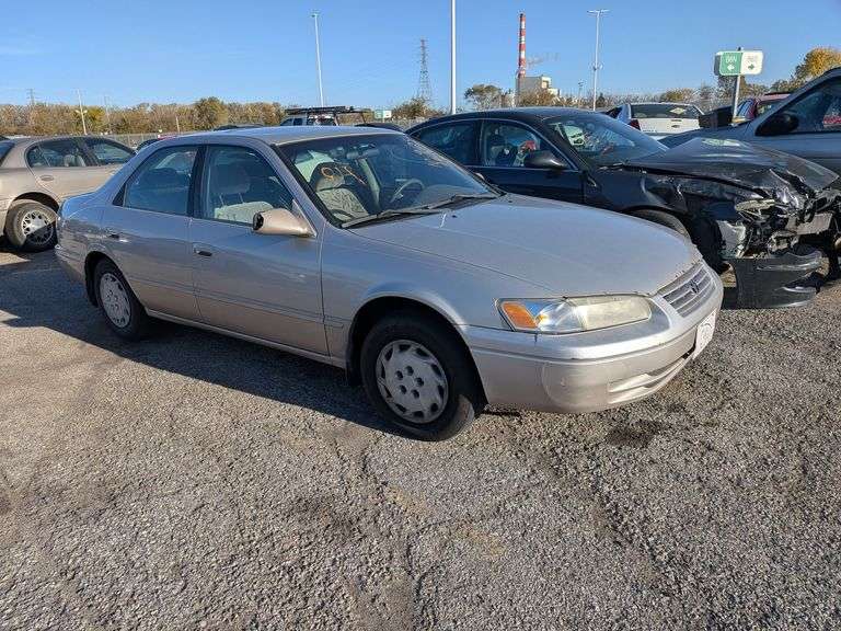 1998 TOYOTA CAMRY image