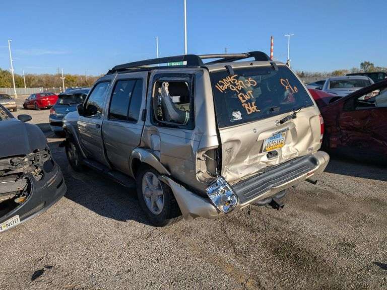 2002 NISSAN PATHFINDER image