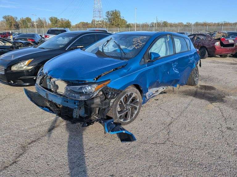 2017 TOYOTA COROLLA IM image