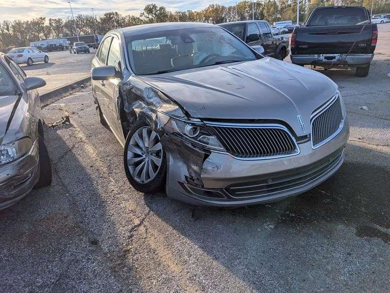 2016 LINCOLN MKZ image