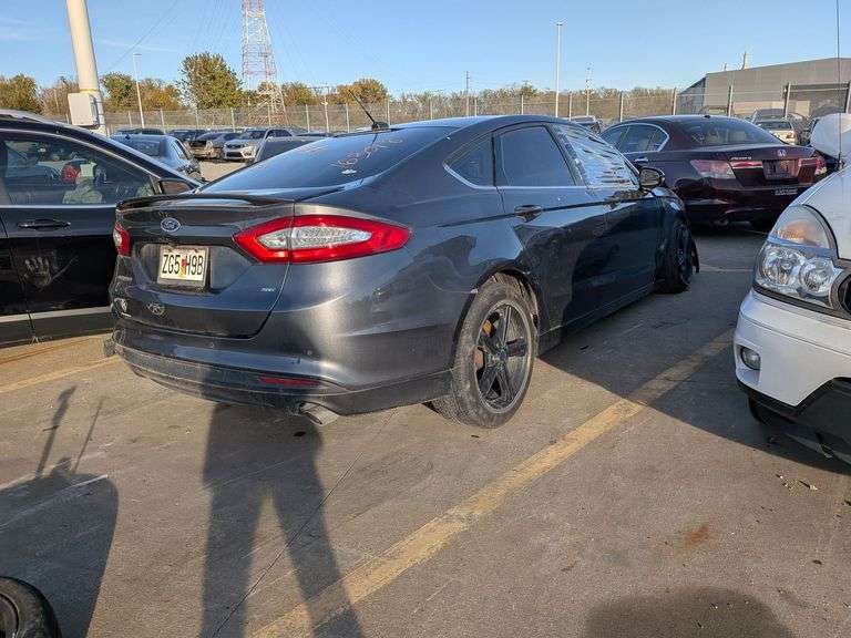 2016 FORD FUSION image