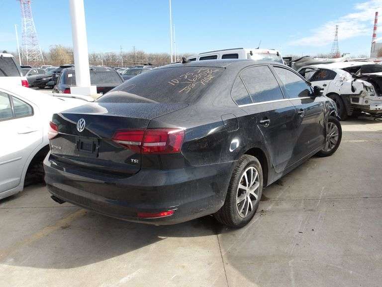 2016 VOLKSWAGEN JETTA image