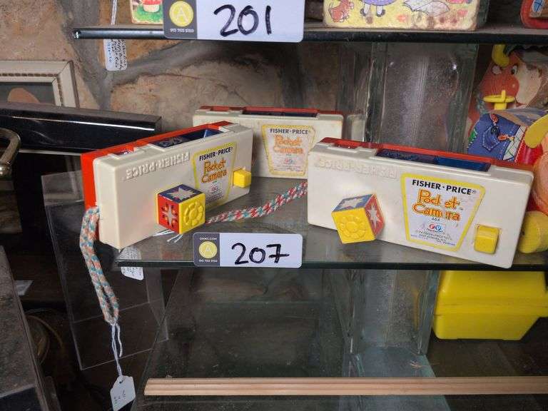 3 Fisher Price pocket cameras #464 image