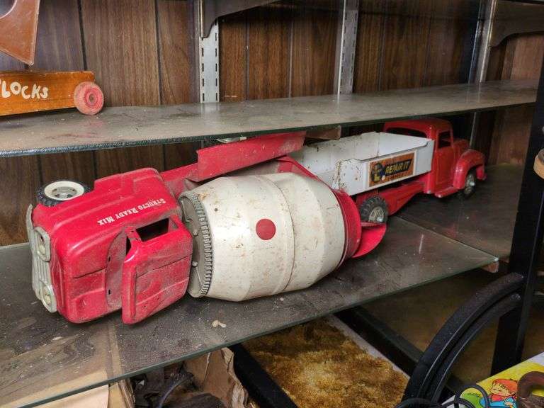 Buddy L Repair-it Service truck and Structo Ready-mix truck image