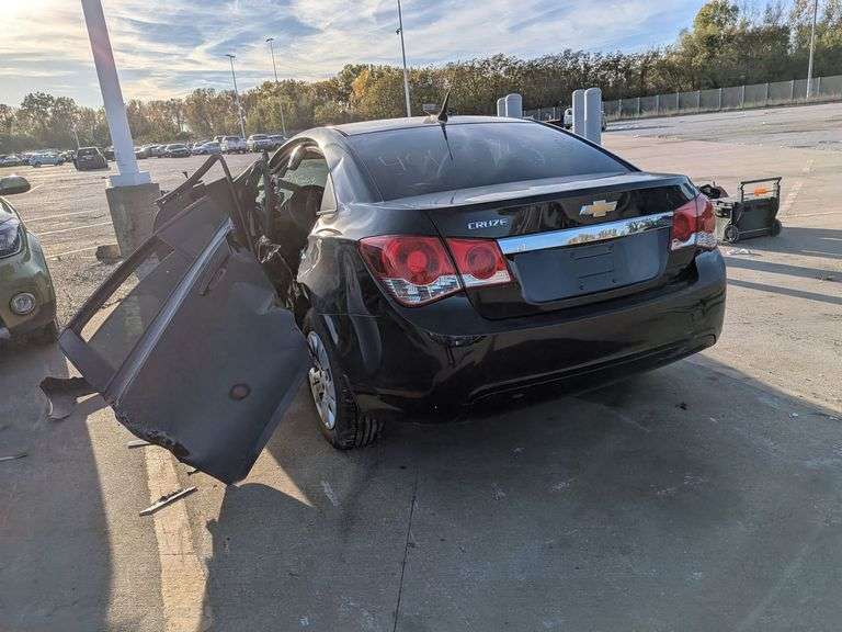 2013 CHEVROLET CRUZE image