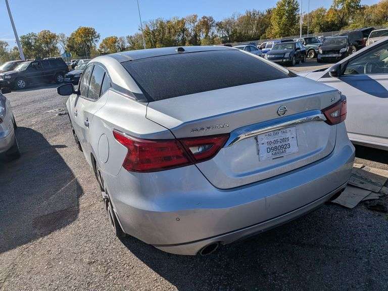 2016 NISSAN MAXIMA image