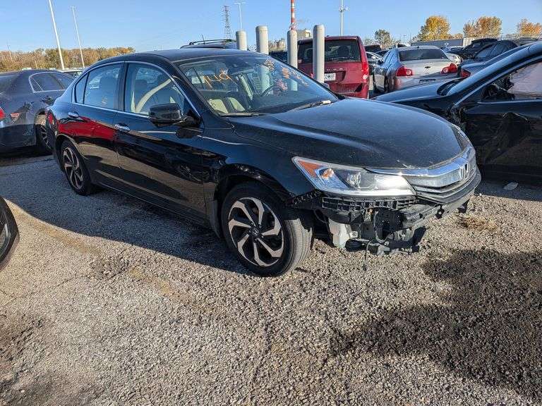 2017 HONDA ACCORD image