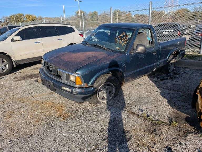 1997 CHEVROLET S-10 PICK-UP image