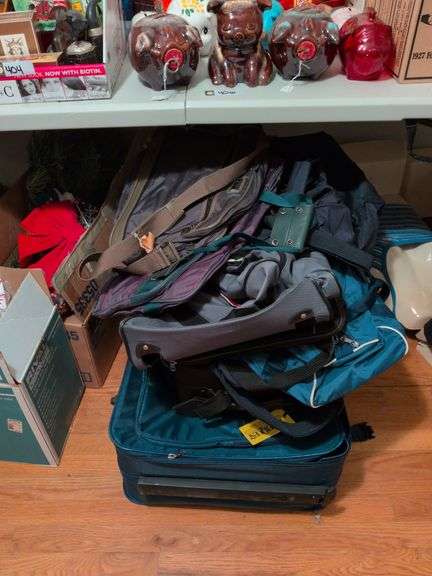 Luggage and travel bags image