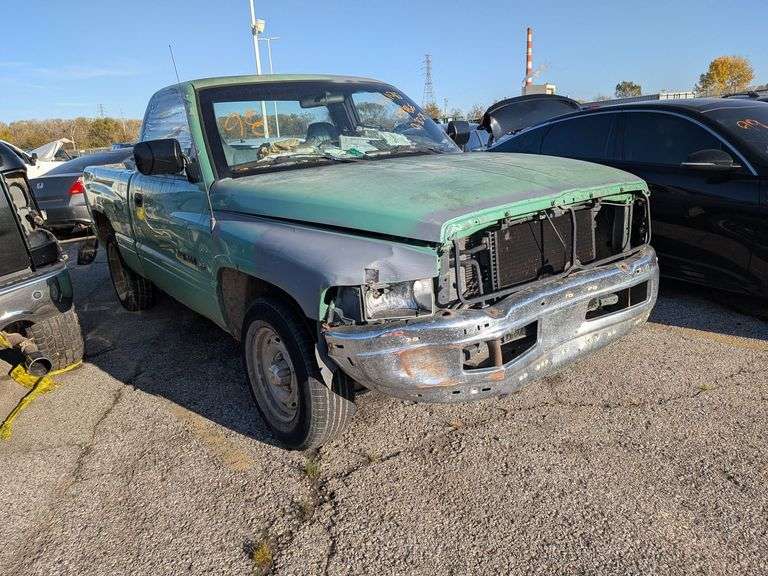 1998 DODGE RAM image