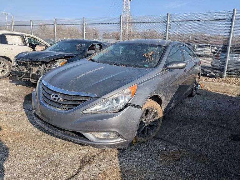 2013 HYUNDAI SONATA image