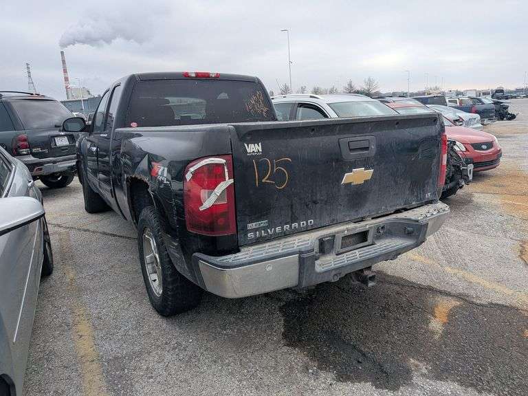2011 CHEVROLET SILVERADO image