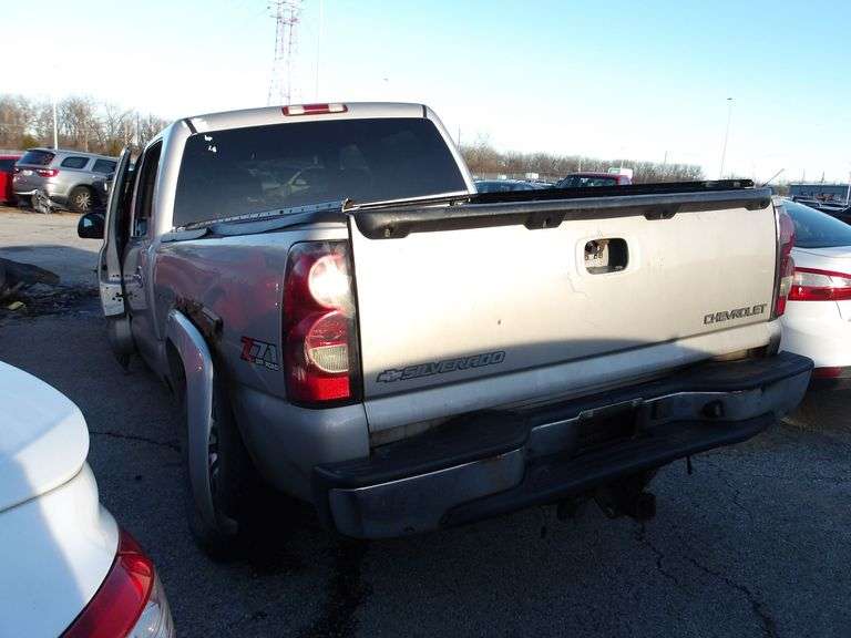 2004 CHEVROLET SILVERADO image