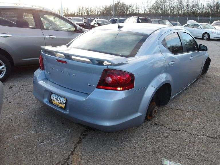 2013 DODGE AVENGER image