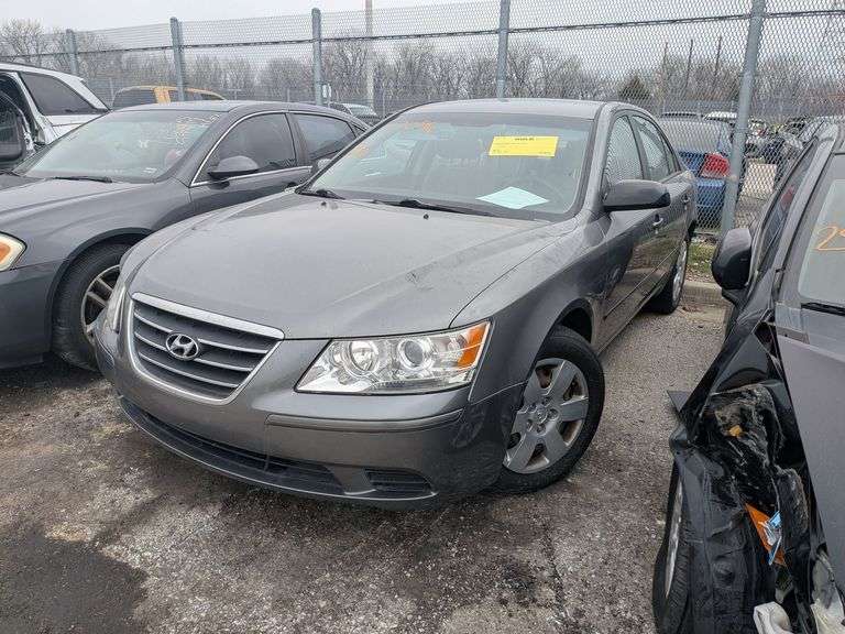 2010 HYUNDAI SONATA image