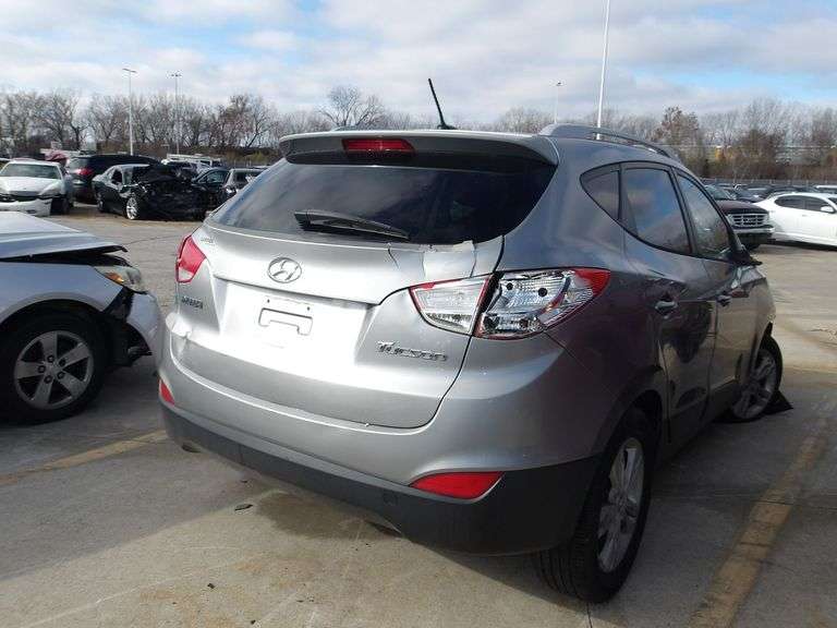 2013 HYUNDAI TUCSON image
