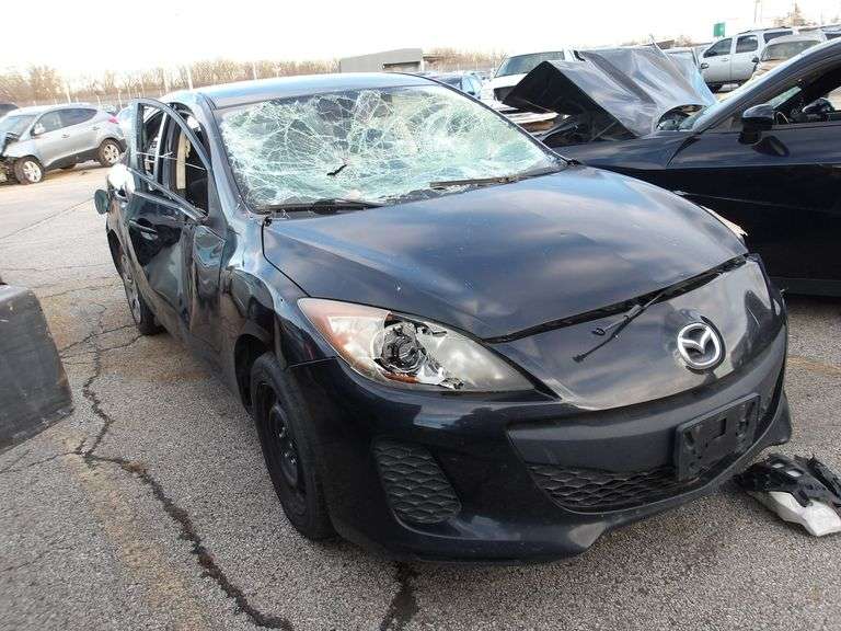 2013 MAZDA 3 image