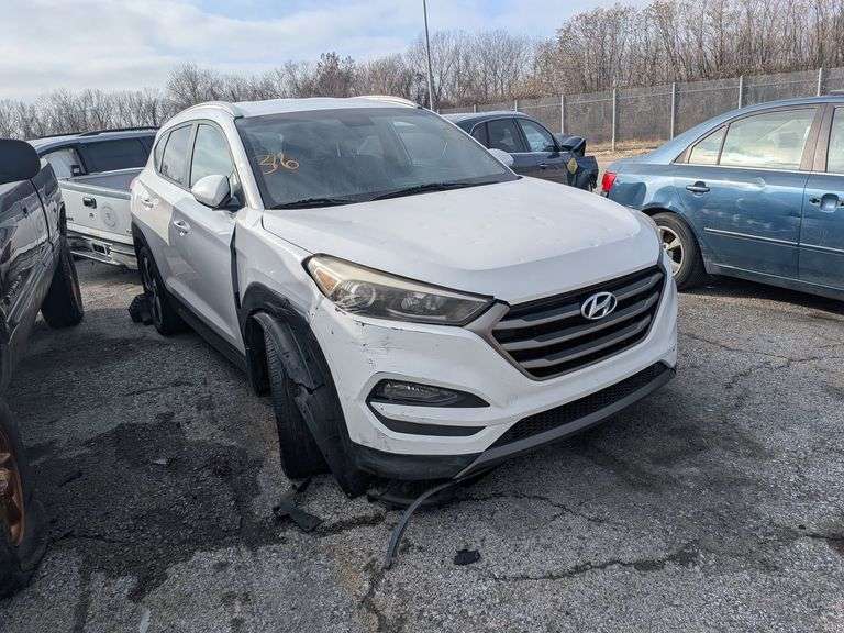 2016 HYUNDAI TUCSON image