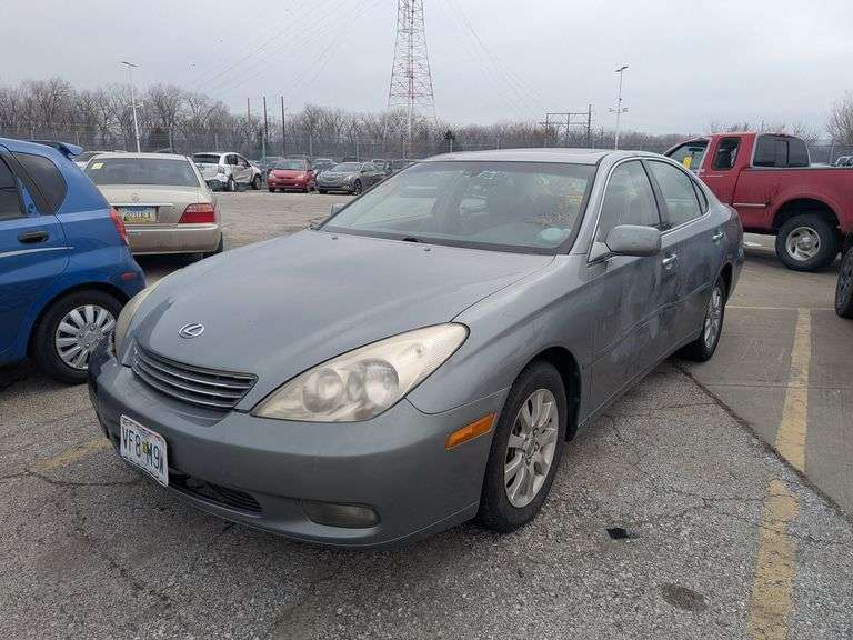 2004 LEXUS ES image