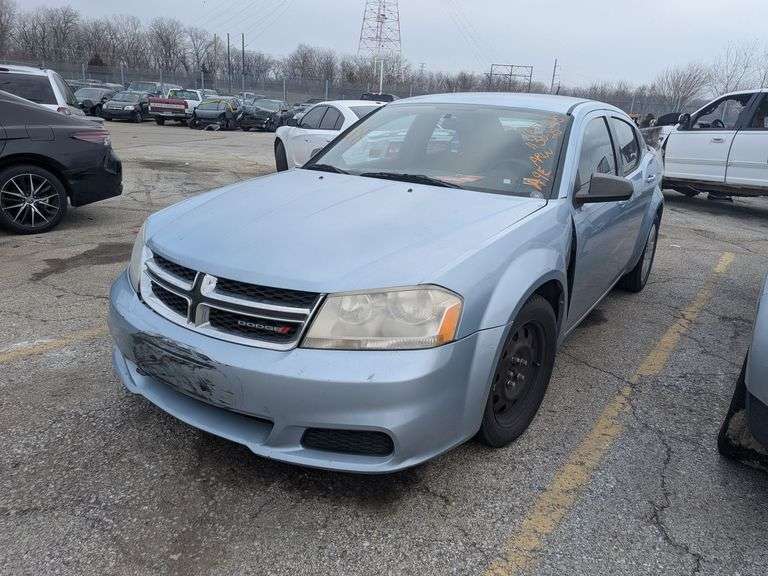 2013 DODGE AVENGER image