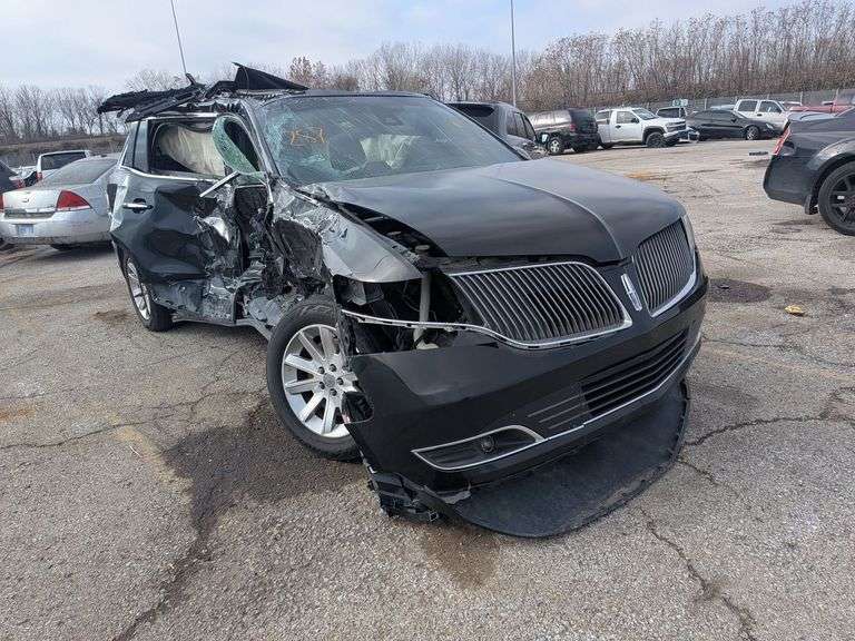 2016 LINCOLN MKT image