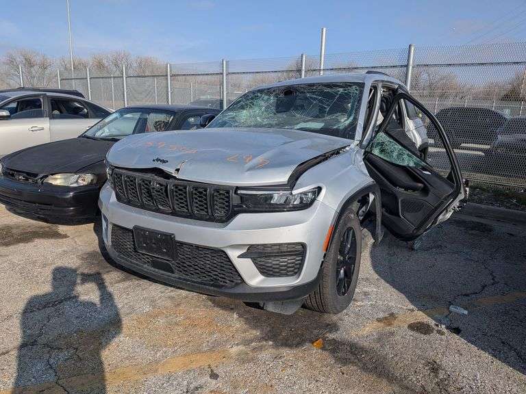 2025 JEEP GRAND CHEROKEE image