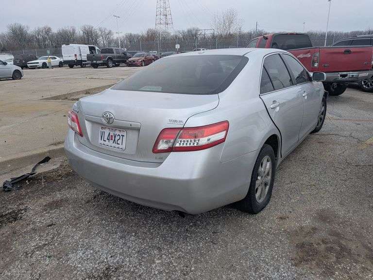 2011 TOYOTA CAMRY image