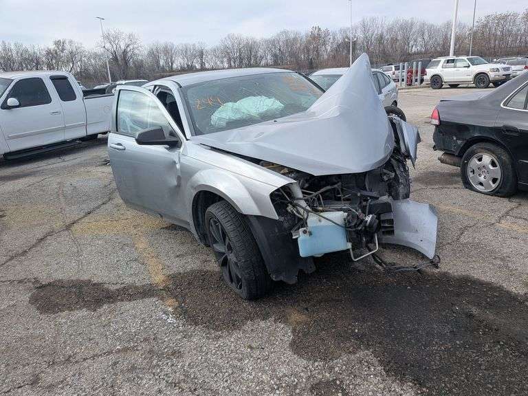 2014 DODGE AVENGER image