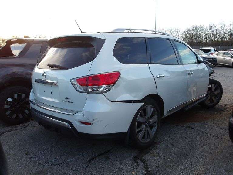 2015 NISSAN PATHFINDER image