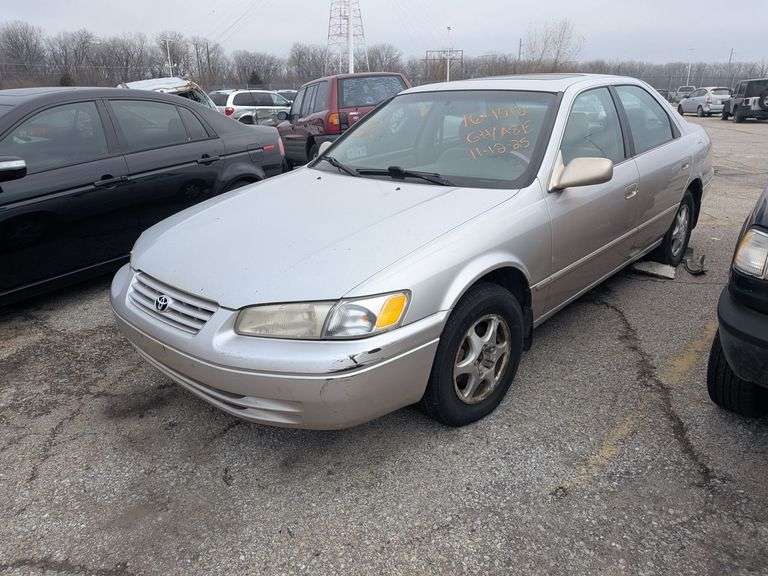 1997 TOYOTA CAMRY image