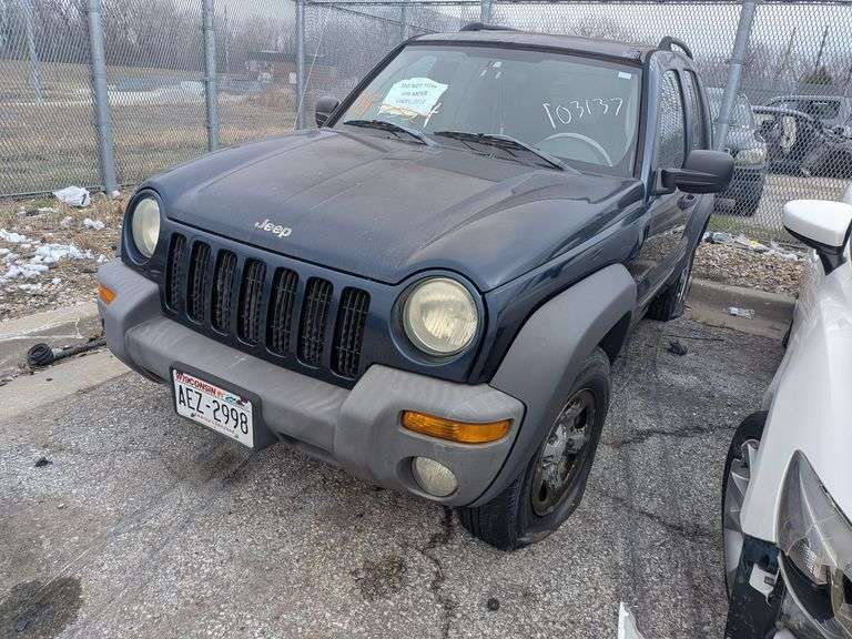 2004 JEEP LIBERTY image