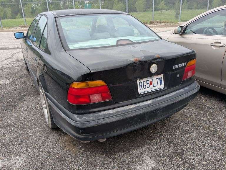 1998 BMW 528i