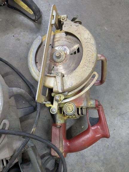 2 Skilsaw circular saws