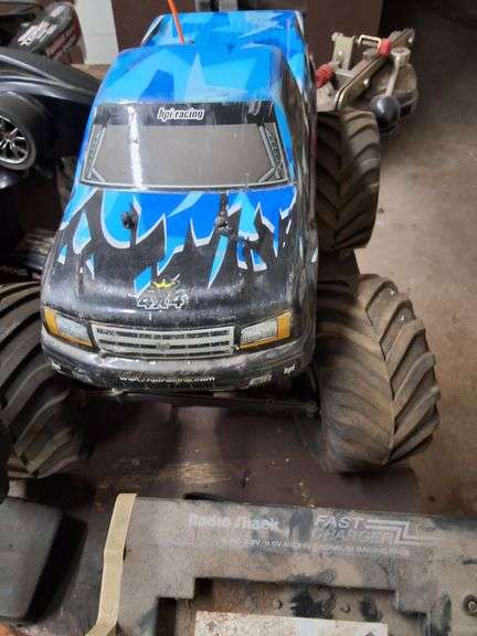 2 remote controlled vehicles