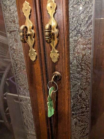 Gun cabinet (75" x 34" x 20") with key