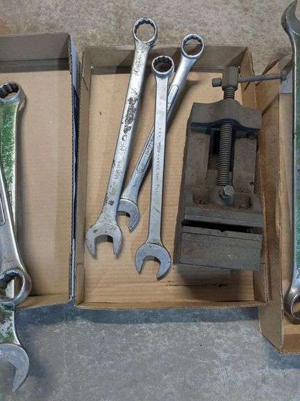 Set of 3 large wrenches