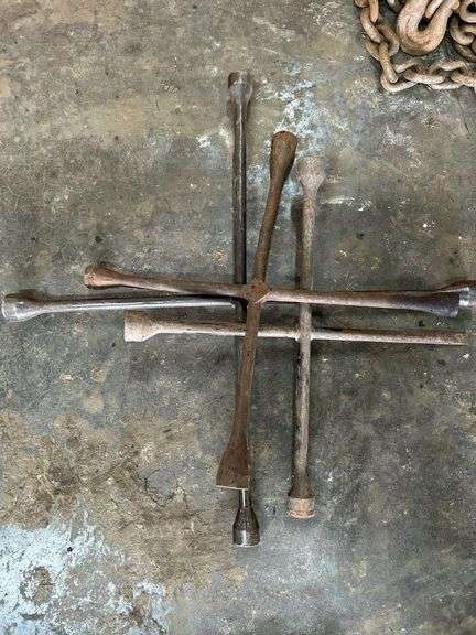 3 Lug wrenches image