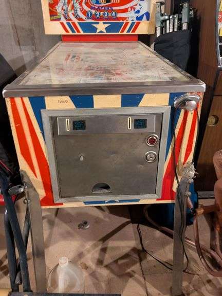 Gottliebs Spirit of 76' pinball game