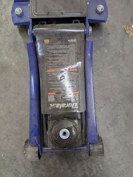 Duralast 3 ton piston quick lift, oil funnel and jug