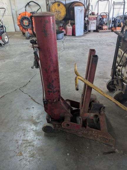 Contractor lift duct jack