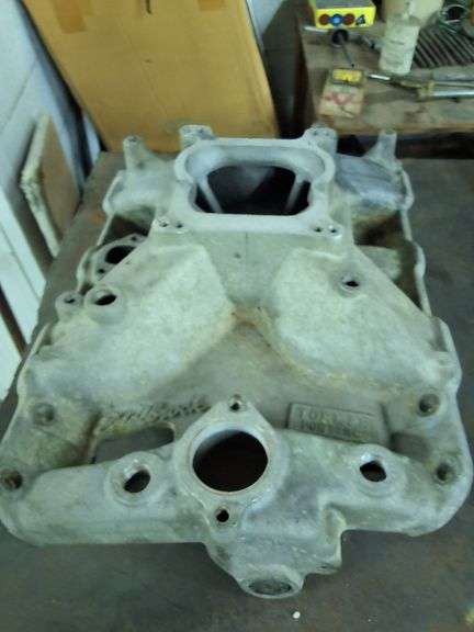 Edelebrock torquer 2 Pontiac intake manifold image