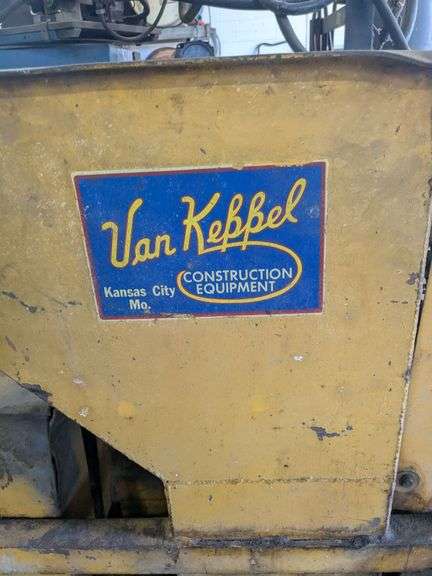 Van Keppel Asphalt Curb Machine